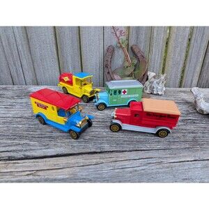 Collectors Set Of 4 Classic Delivery Trucks By Readers Digest